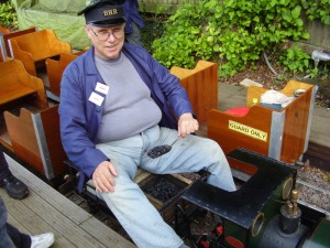 Edgy having fun Not the most flattering image.